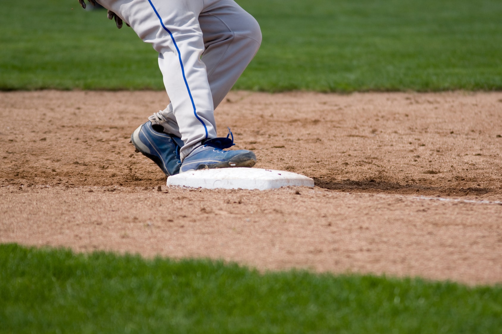 jordan 1 baseball cleats molded